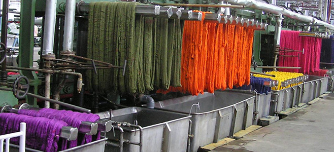 Hank Dyeing_tcm35-192090.jpg